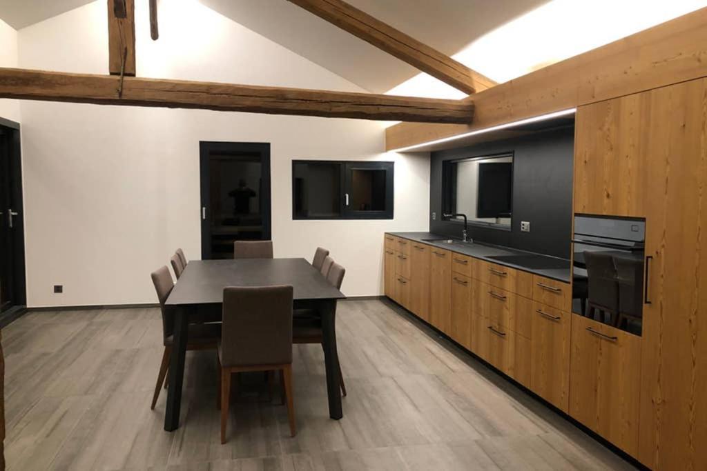 Grand Appartement Avec Terrasse A Chez-Les-Reuses Orsières エクステリア 写真